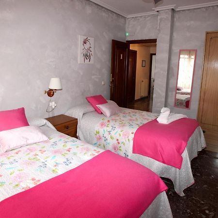 Pension Como En Casa Rincon de Soto Екстериор снимка