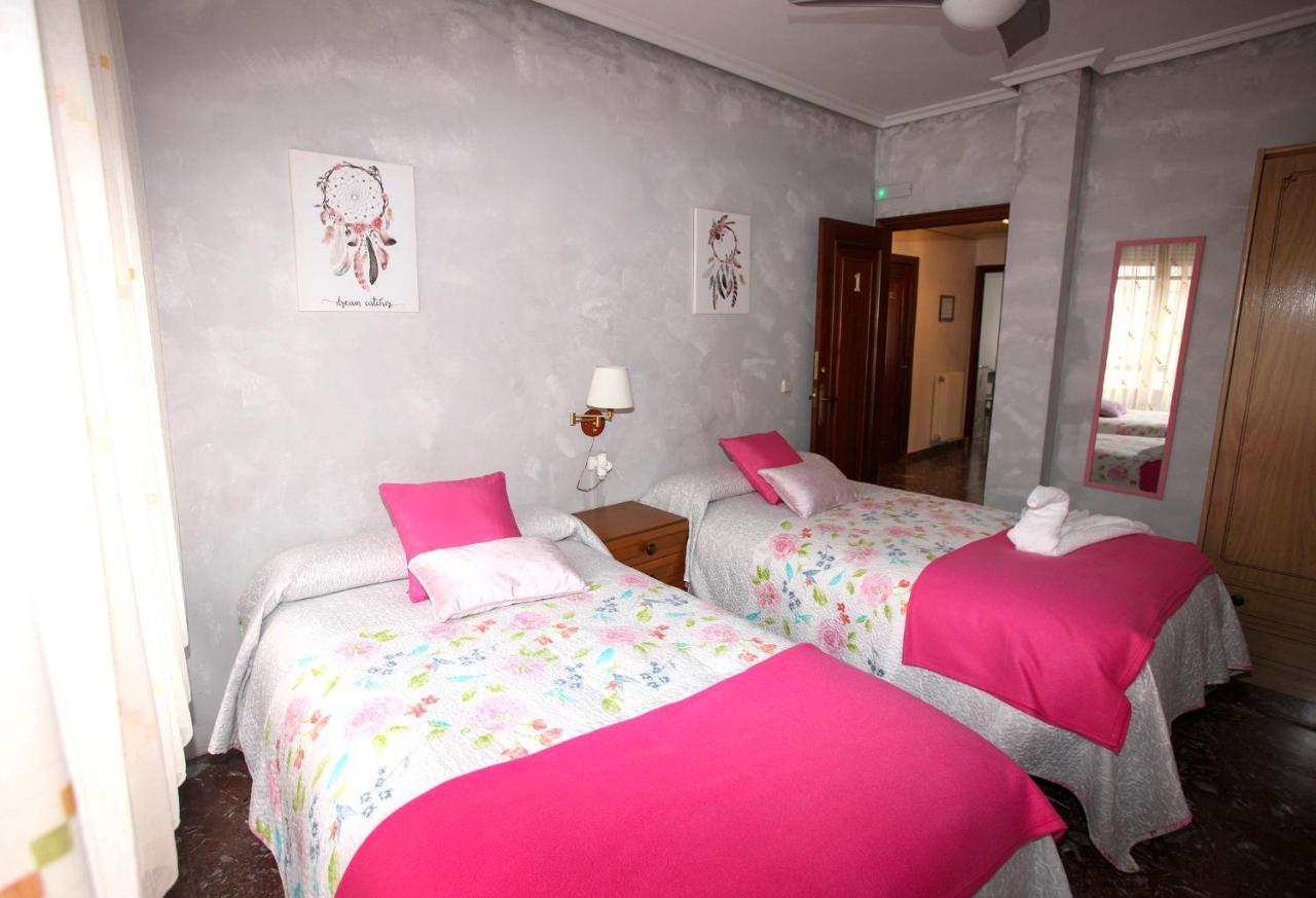 Pension Como En Casa Rincon de Soto Екстериор снимка